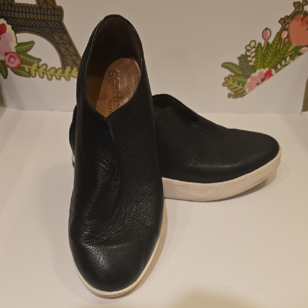 Gentle Souls By Kenneth Cole Black Leather Shoes